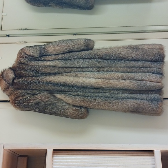 Vintage Silver Fox "full" length fur coat,satin lining, like New..beautiful coat - Picture 13 of 16